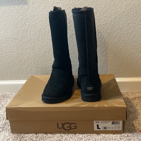 UGG Classic Tall Boot - Picture 3 of 5